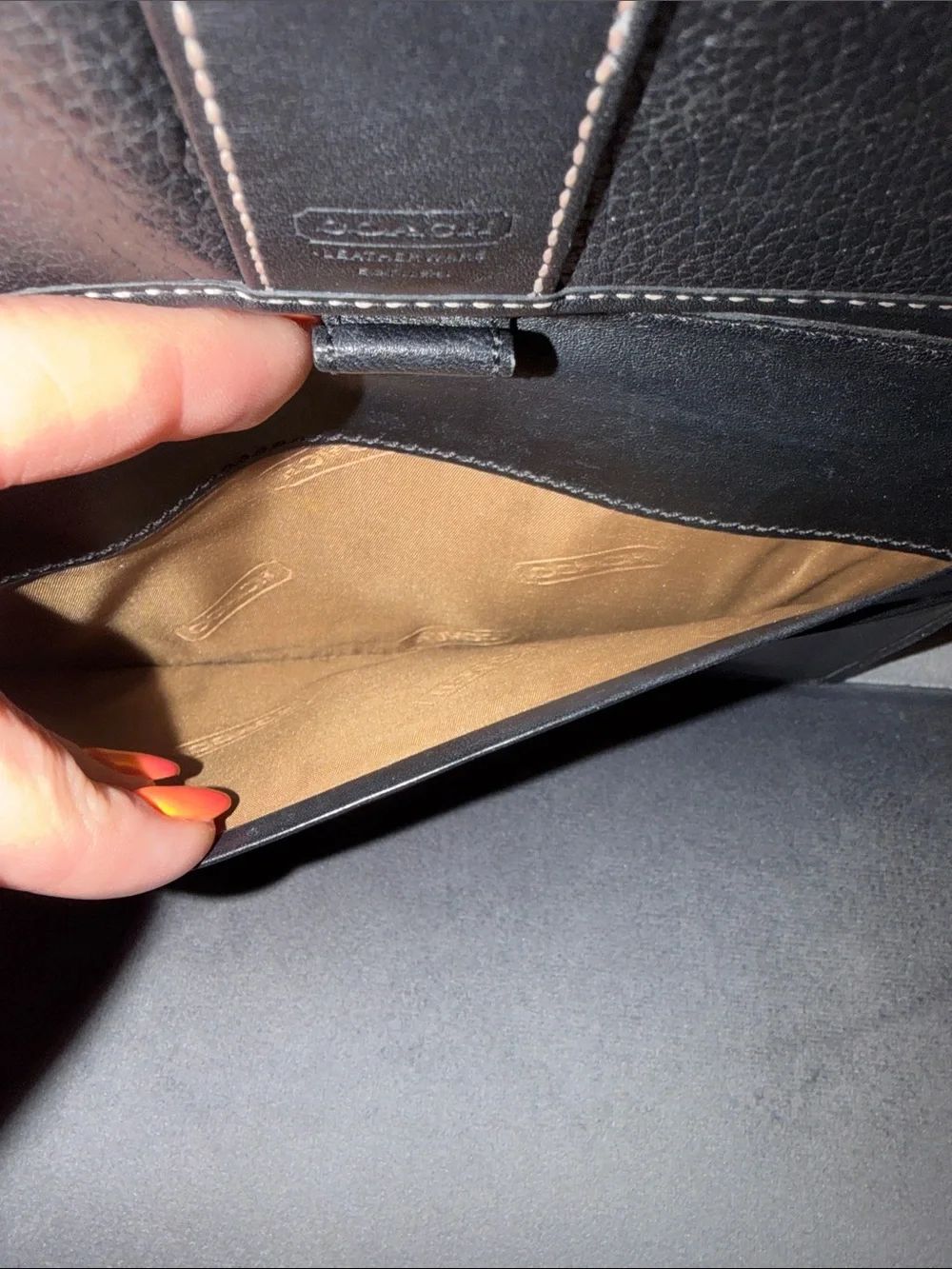 Coach Hampton Leather Trifold Wallet with Contrast Stitching